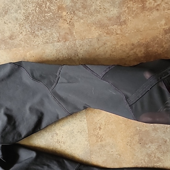 Athleta Crops - Picture 4 of 4